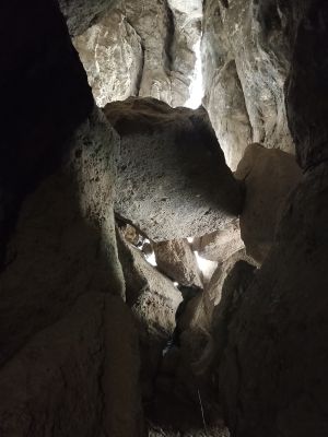 Камень, который вот вот упадёт