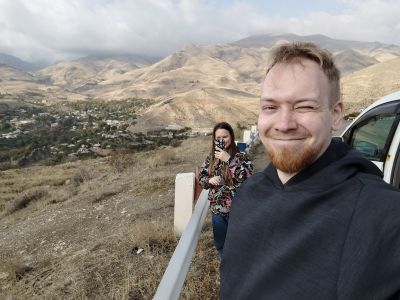 Мы на фоне красивых видов