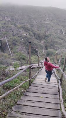 Спуск к мосту