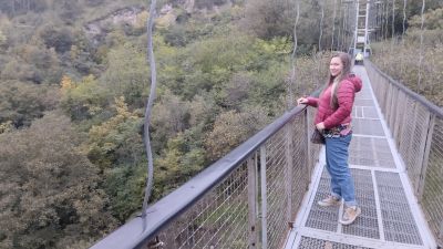 Света на подвесном мосту