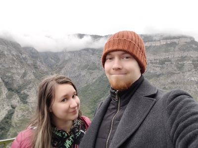 Мы на фоне видов с надзорного пункта