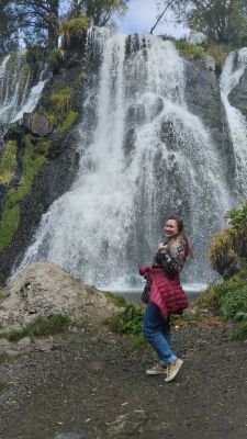 Света у водопада