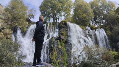 Андрей у водопада