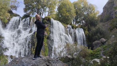 Андрей у водопада