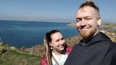 Мы на фоне озера Севан