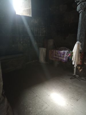 Внутри монастыря Айраванк