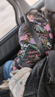 Сфоткал жену, пока она спит. Люблю её