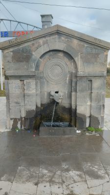 Источник воды в виде коровы