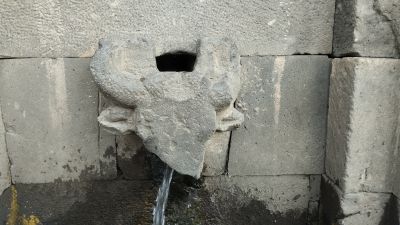 Источник воды в виде коровы