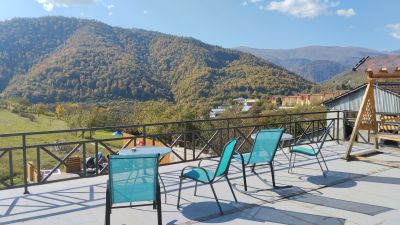 Лежаки с красивыми видами