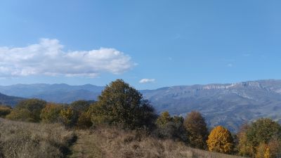 Красивые виды на пути к монастырю