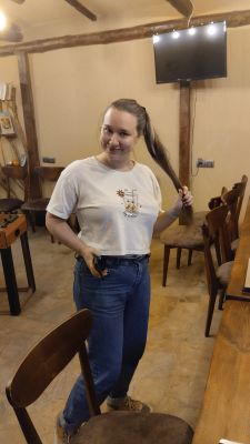 Довольная Света