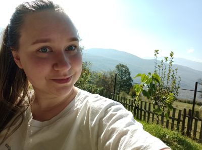 Света на красивом фоне