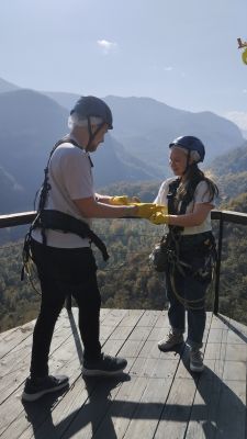 Мы между зиплайнами