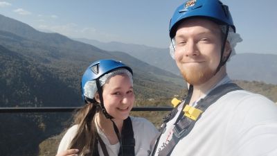 Мы на фоне крутых видов