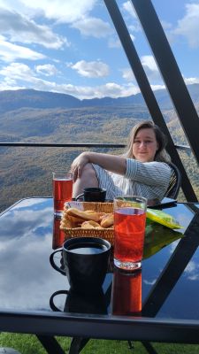 Света на балкончике