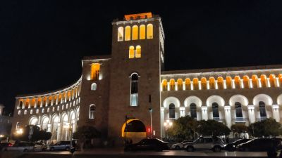 Площадь революции