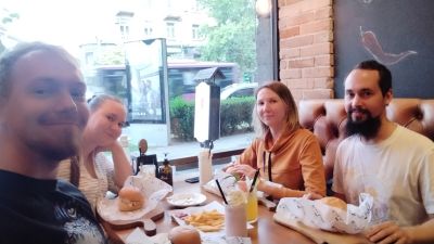 Мы с коллегами на обеде