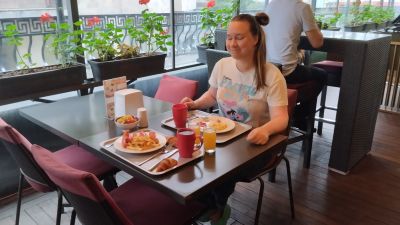 Света за завтраком